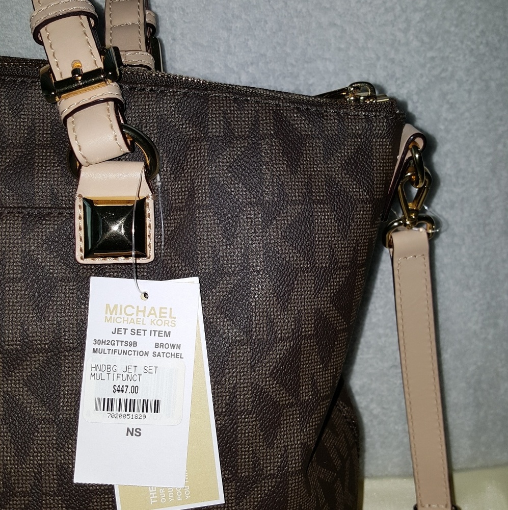 *SOLD* Michael Kors Jet Set Multifunction Satchel - Picture 4 of 8